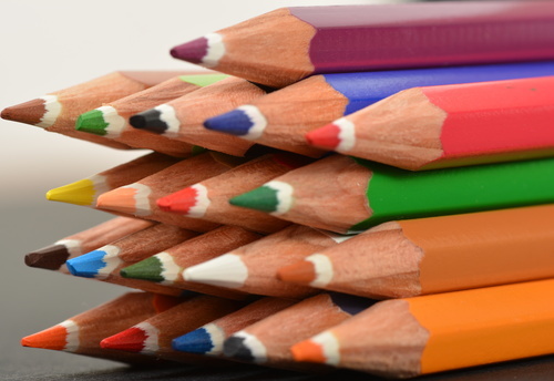 Красочный карандаши