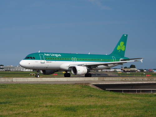 Самолет Airbus A320