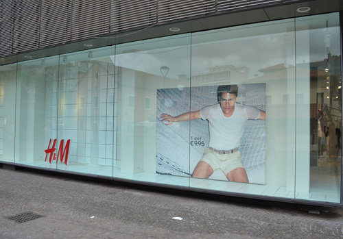 H&M store