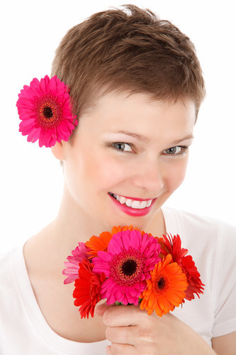 Flores en el cabello