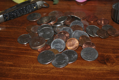 Různých mincí