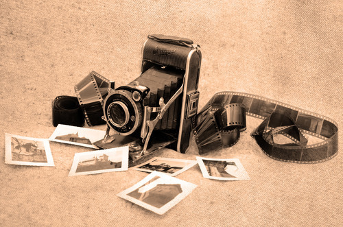 Vecchia macchina fotografica di nero