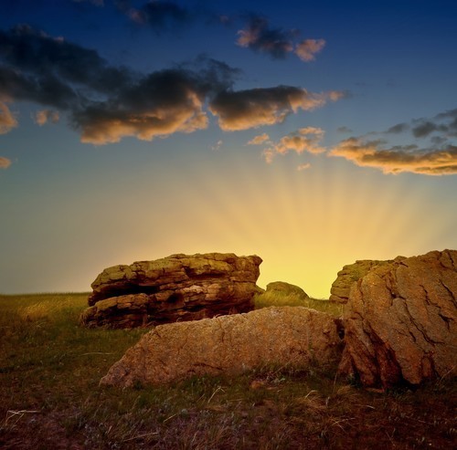 Piedras en el sol de la tarde