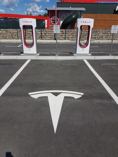 Tesla opladen station foto