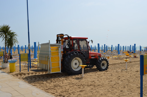 Tractor op het strand