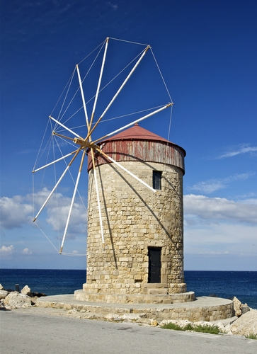 Вітрогенератор на острові Родос