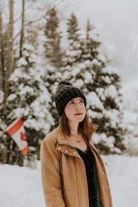 Canadees meisje in de sneeuw