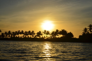 Costa tropical con puesta de sol