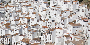 Casas blancas en Casares, España