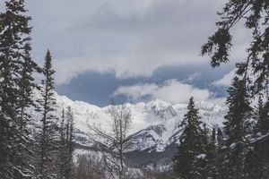 Montanhas de Colorado cobertas na neve