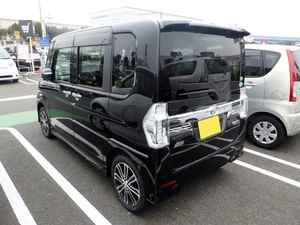 Camion appelée Daihatsu TanTo personnalisé