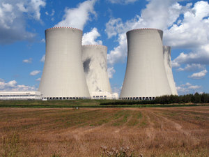 Chimeneas de la central nuclear