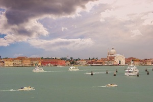 Båttrafik i Venedig