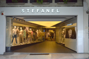 Stefanel Dükkanı
