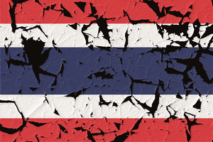 Bandera de Tailandia despegada