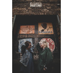 Deux jeunes filles avec des lunettes