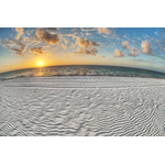 Coucher du soleil et plage de sable rayée